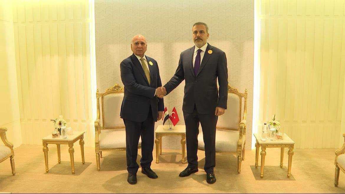 وزيرا الخارجيتان العراقية والتركية يؤكدان ضرورة وقف الأعمال العسكرية وإيجاد حلول سلمية للأزمات الراهنة.