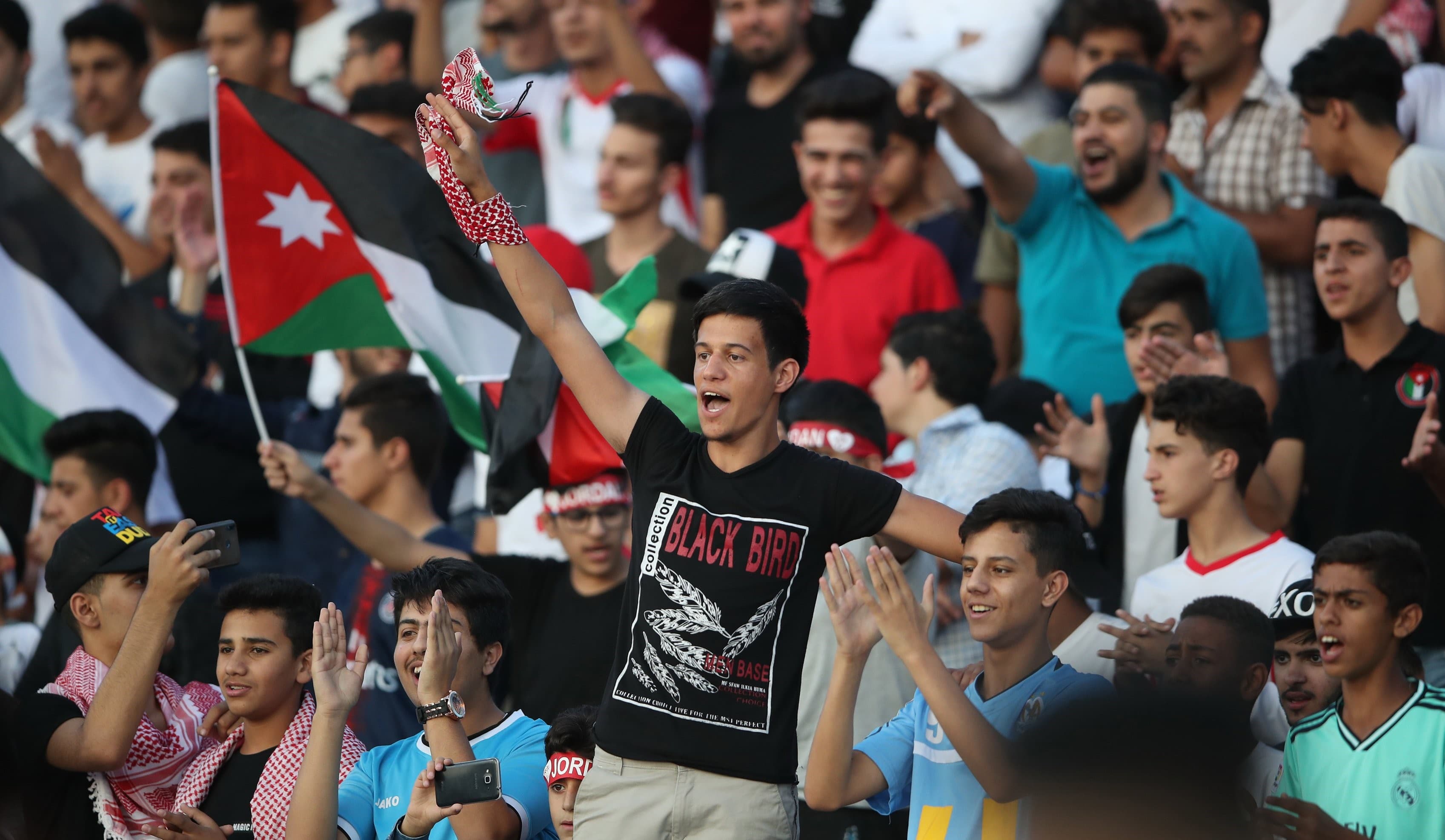 المنافذ تباشر بإجراءات دخول المشجعين الأردنيين إلى العراق