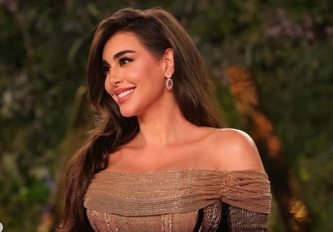 ياسمين صبرى تصور فيلم "الأرض السودا" بعد توقفه لاصابتها
