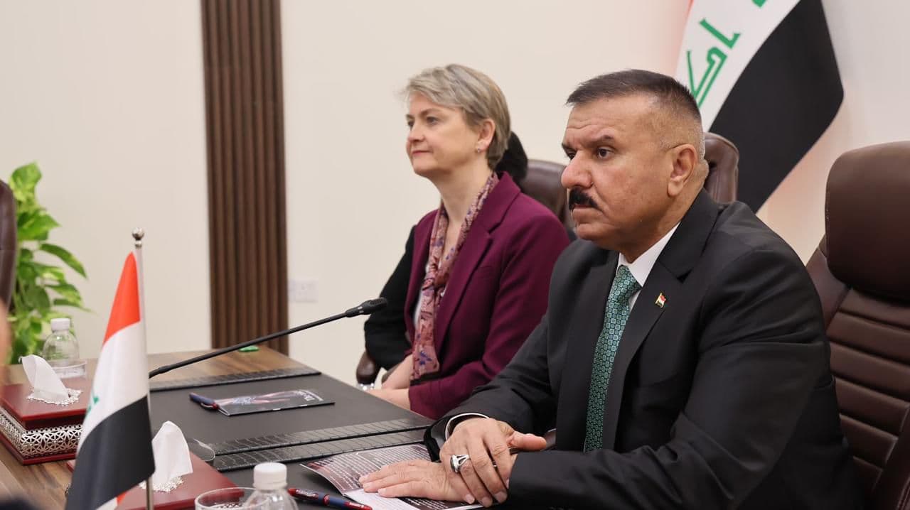 الشمري وكوبر يوقعان مذكرة تعاون أمني