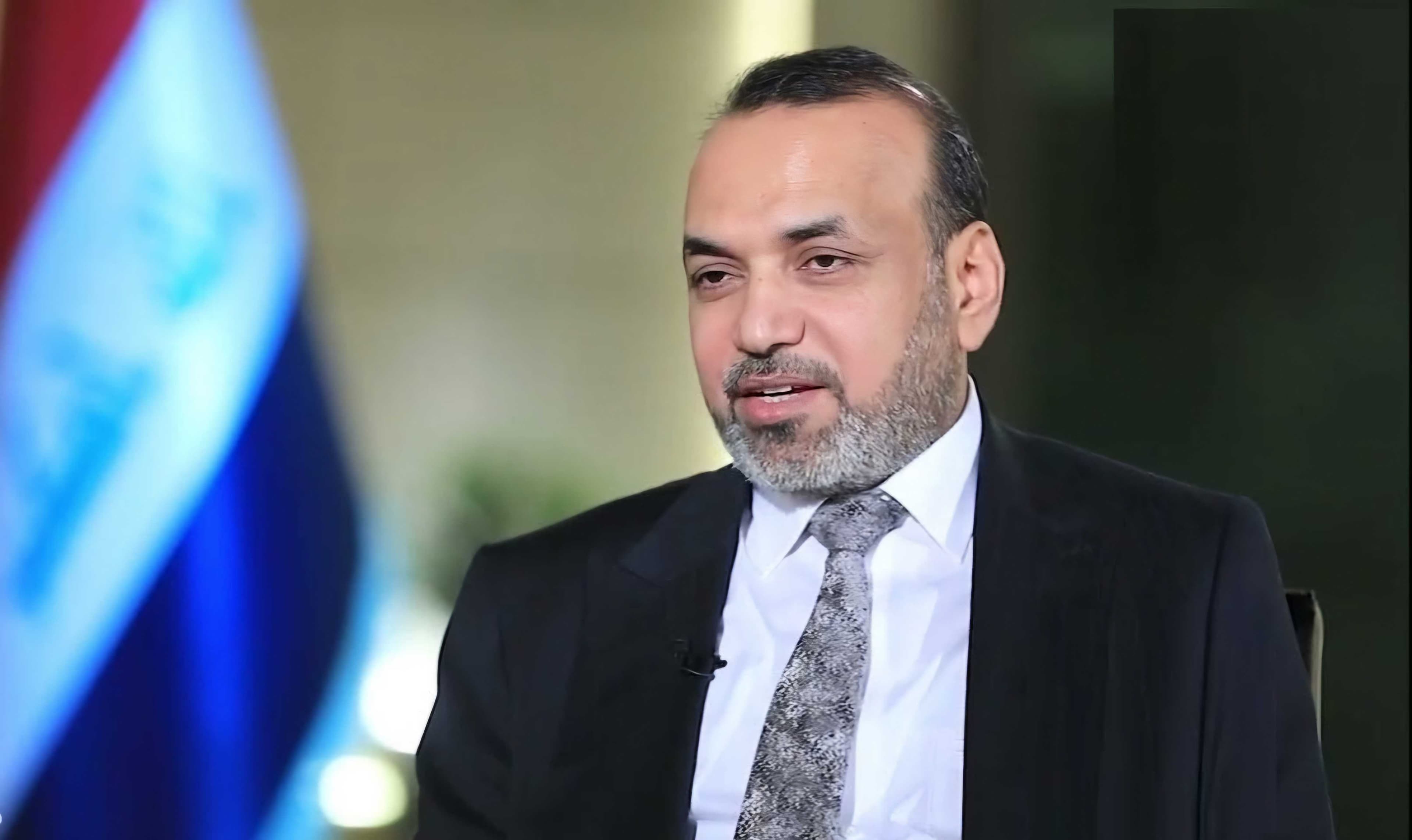 وزير العمل يعلن إطلاق المنحة الطلابية لشهري حزيران وتشرين الأول