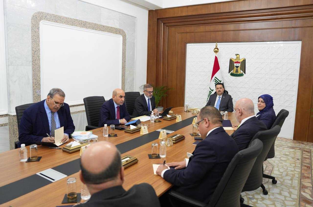 رئيس الوزراء يخول المدير التنفيذي لصندوق العراق للتنمية بتوقيع عقود لتنفيذ 600 مدرسة