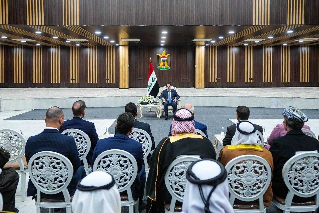 السوداني يلتقي في الموصل جمعاً من شيوخ العشائر وممثلي المكونات