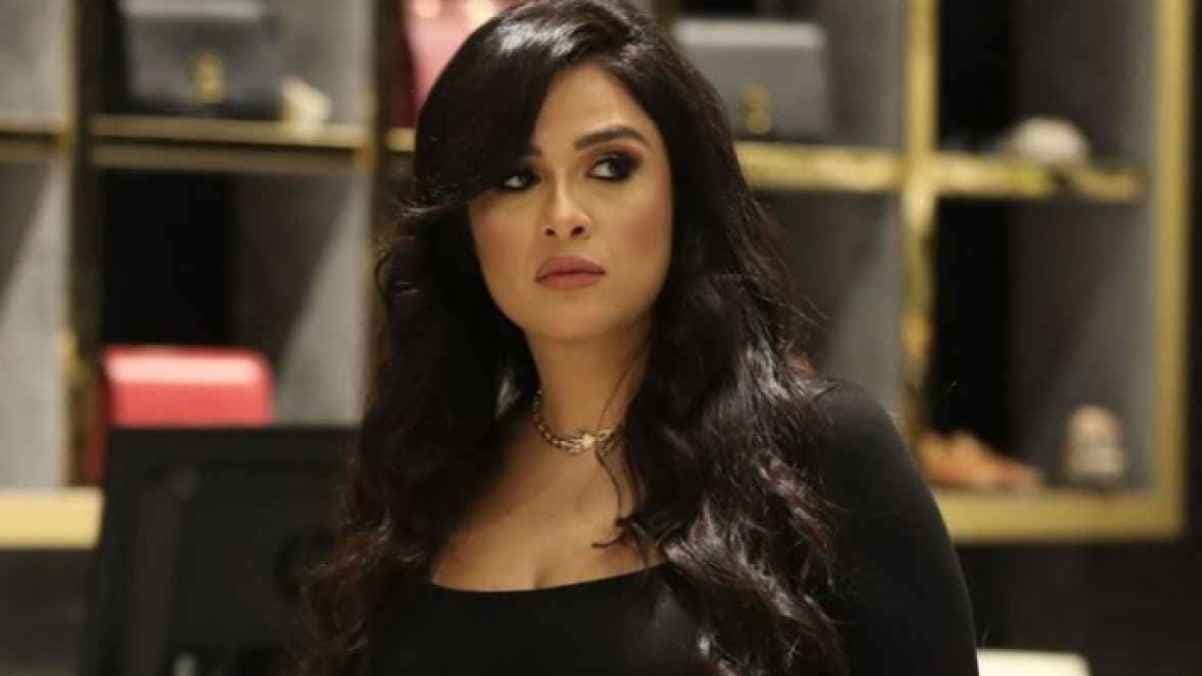 ياسمين عبد العزيز ترد على شائعات عودتها إلى أحمد العوضي: "شغل رخيص لصالح الترند"