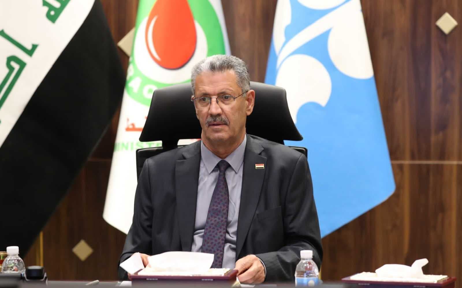 وزير النفط يتوقع إنتاج 600 مقمق خلال ثلاث سنوات