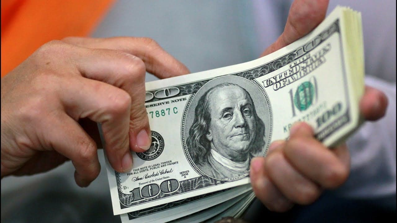 أسواق بغداد وأربيل تغلق على ارتفاع بأسعار الدولار
