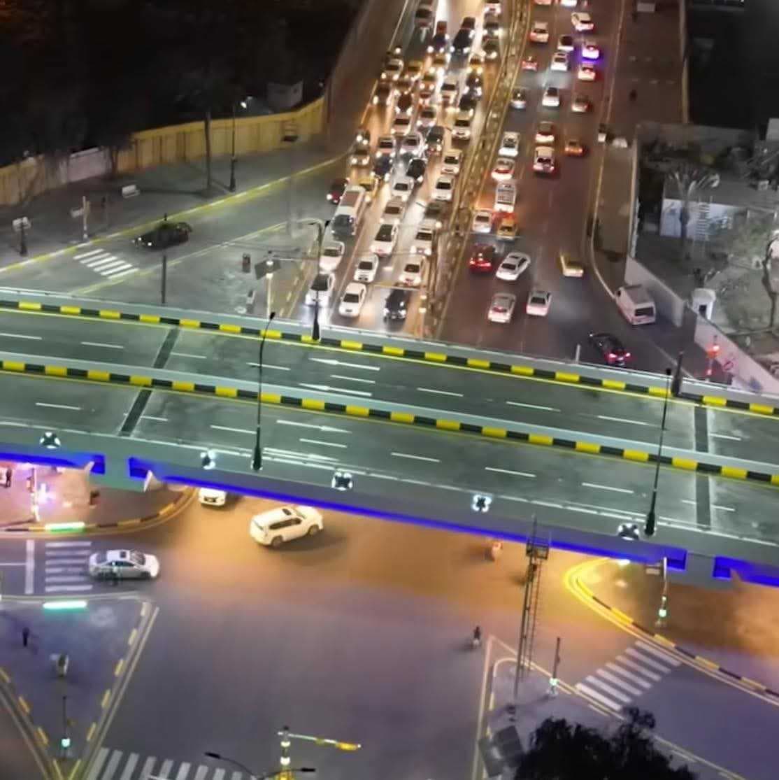 وزير الإعمار يفتتح مجسر براثا في بغداد