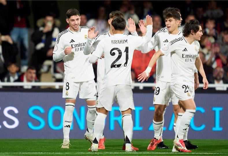 ريال مدريد يتغلب على مايوركا 3-0 ليلاقي برشلونة في نهائي السوبر الإسباني
