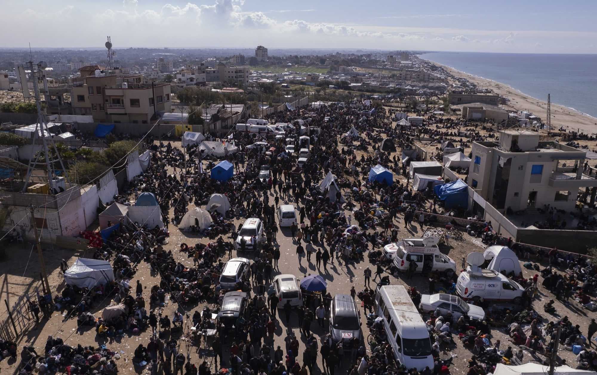 الإعلام الحكومي بغزة: أكثر من 300 ألف نازح تمكنوا من العودة
