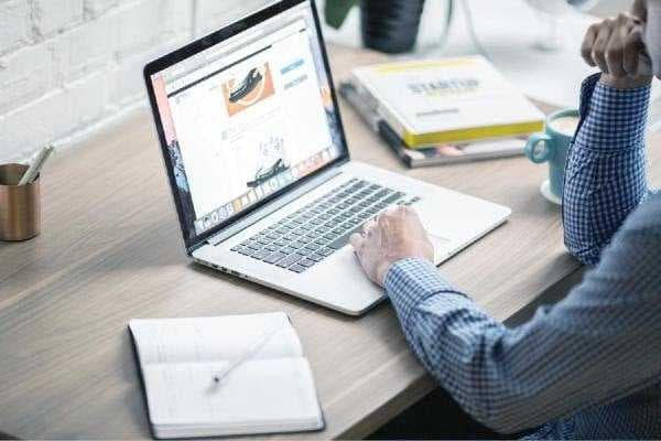 دراسة: الموظفون العاملون عن بعد أكثر إنتاجية مقارنة بزملائهم في المكاتب