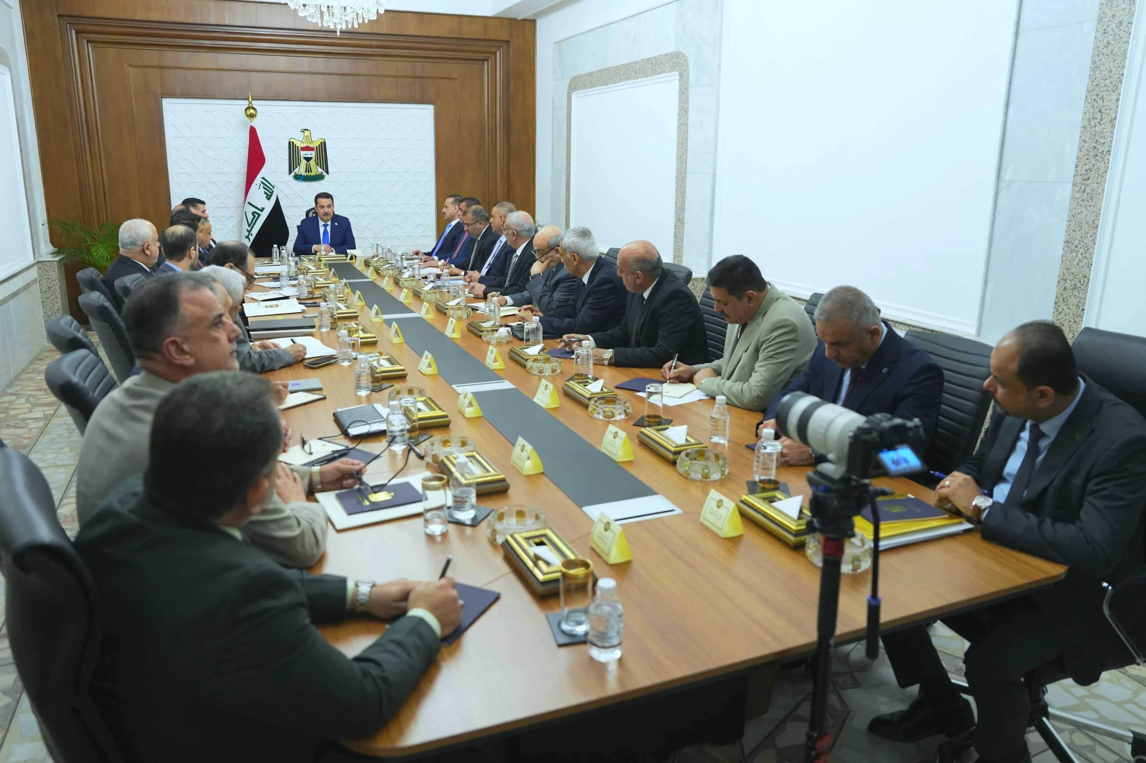 السوداني يوجه المحافظات بإطلاق مشاريع ريادية في مجال الطاقة الشمسية