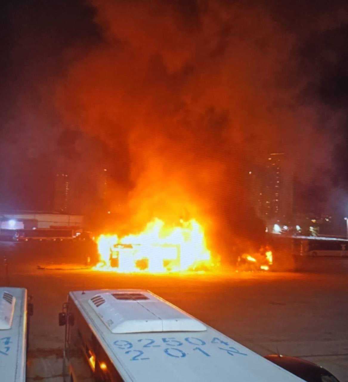 الكيان الصهيوني: إيقاف حركة القطارات بشكل كامل في "بات يام" بعد انفجار الحافلات