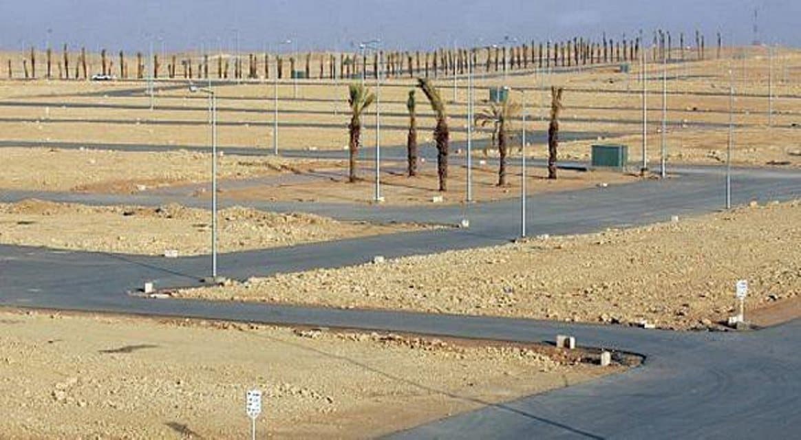 المثنى تخصص 10 آلاف قطعة أرض سكنية للملاكات التربوية