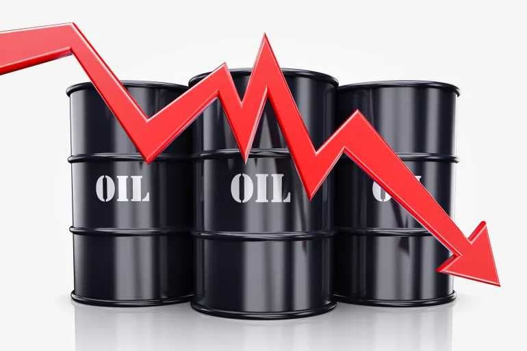 انخفاض أسعار النفط العالمية