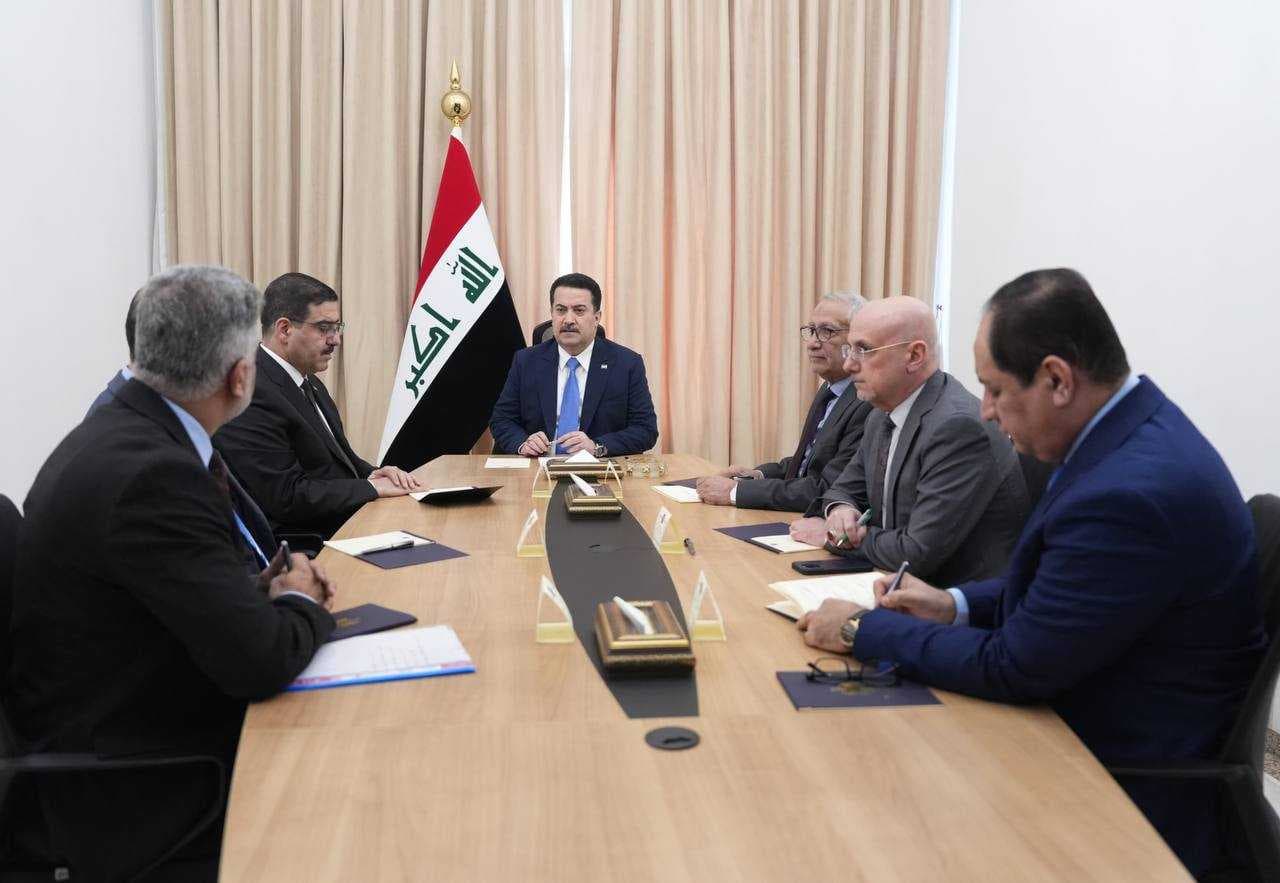 رئيس الوزراء يرأس اجتماعاً خاصاً لمتابعة خطط وزارة التجارة لتسويق الحبوب
