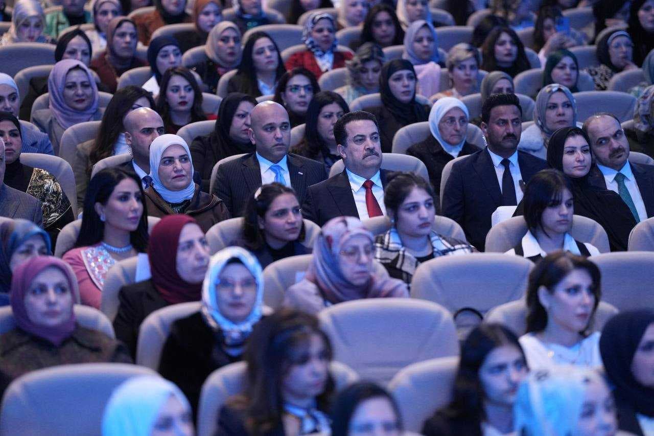 رئيس الوزراء يعلن عن خمسة مشاريع وبرامج تنمويَّة لتحسين واقع المرأة