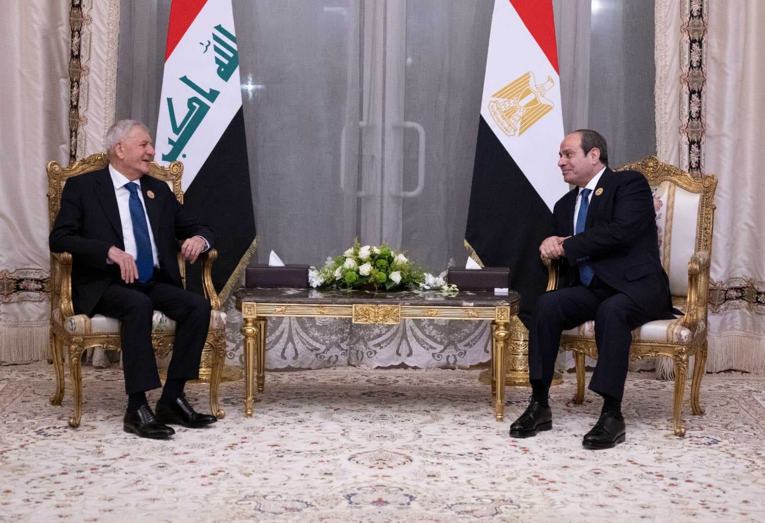 رئيس الجمهورية يلتقي الرئيس المصري ويؤكدان العمل على دعم آليات التعاون العربي