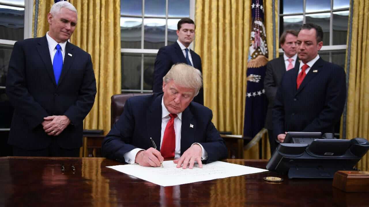 ترامب: أرسلت خطاباً للسيد الخامنئي من اجل التفاوض