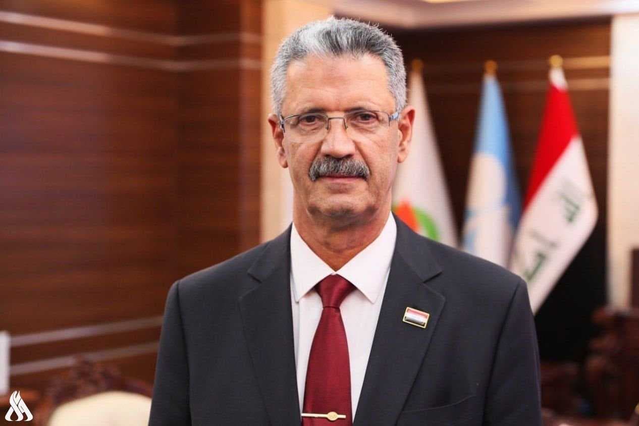 وزير النفط يوجه منحة رمضانية 100 الف لجميع المنتسبين من ضمنهم العقود و الأجور