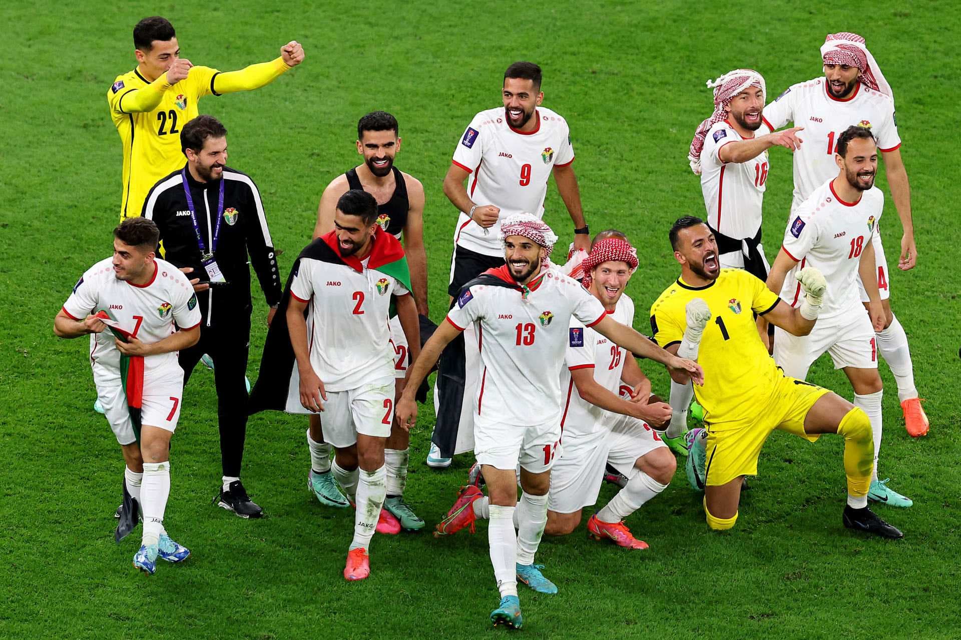 مدرب الأردن يستعين بمدرب تايكوندو قبل استئناف تصفيات كأس العالم