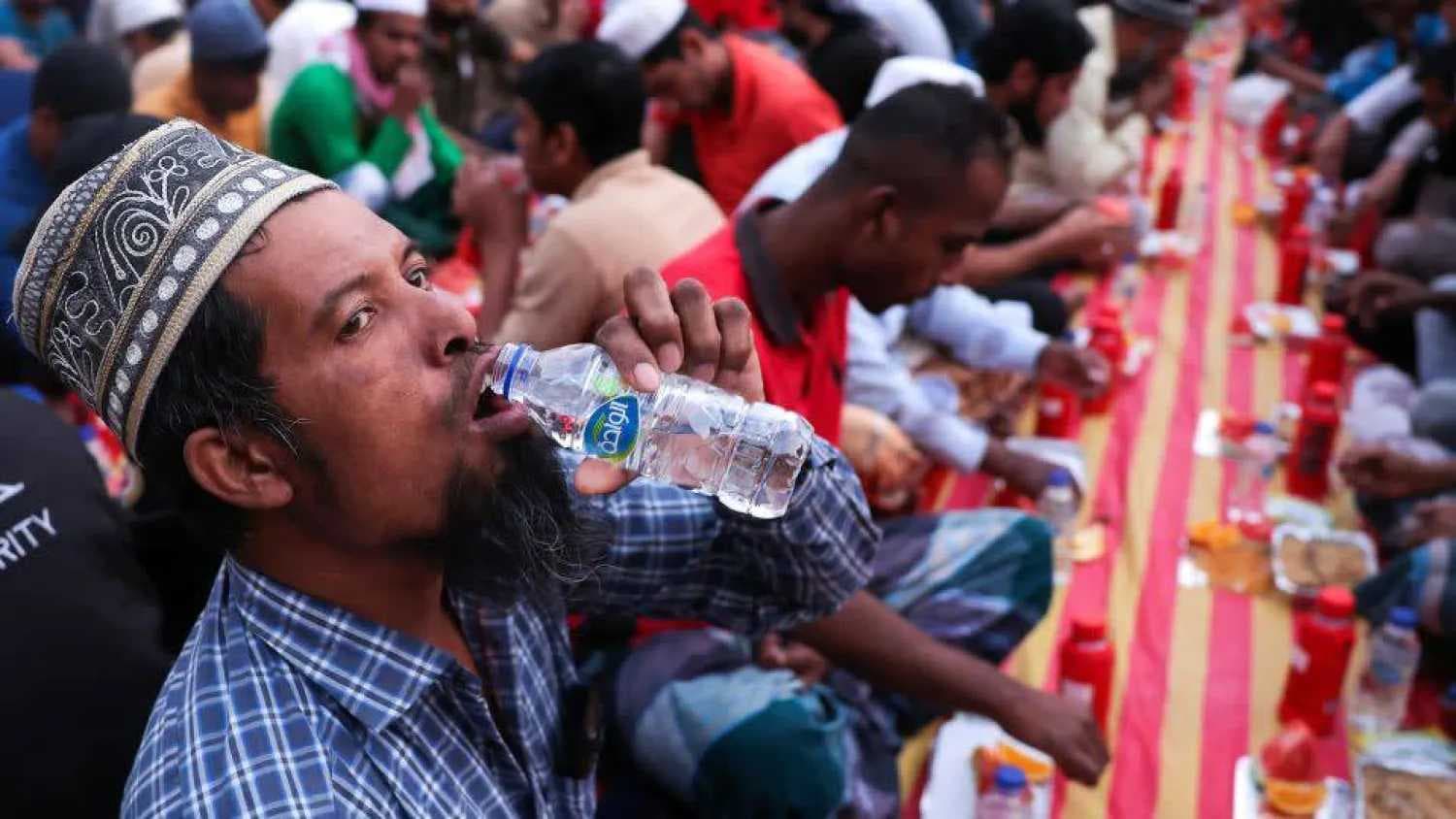 إهمال شرب المياه ليلاً يضر القلب والهضم في الصيام