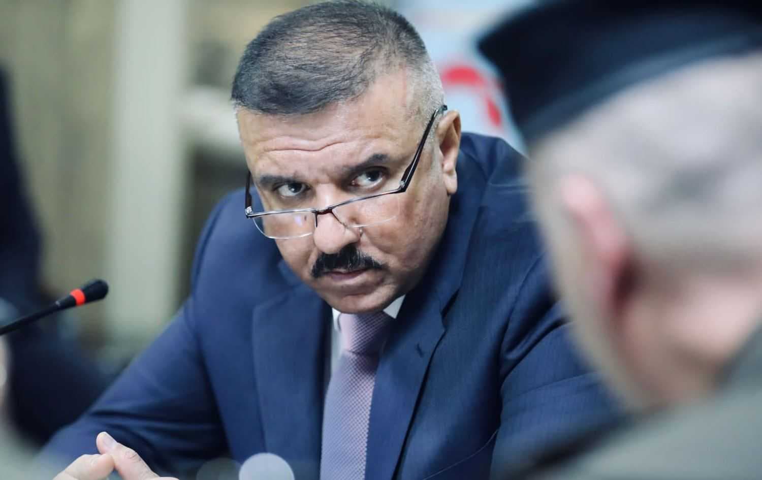 وزير الداخلية يصدر عفواً خاصاً عن الضباط والمنتسبين والموظفين
