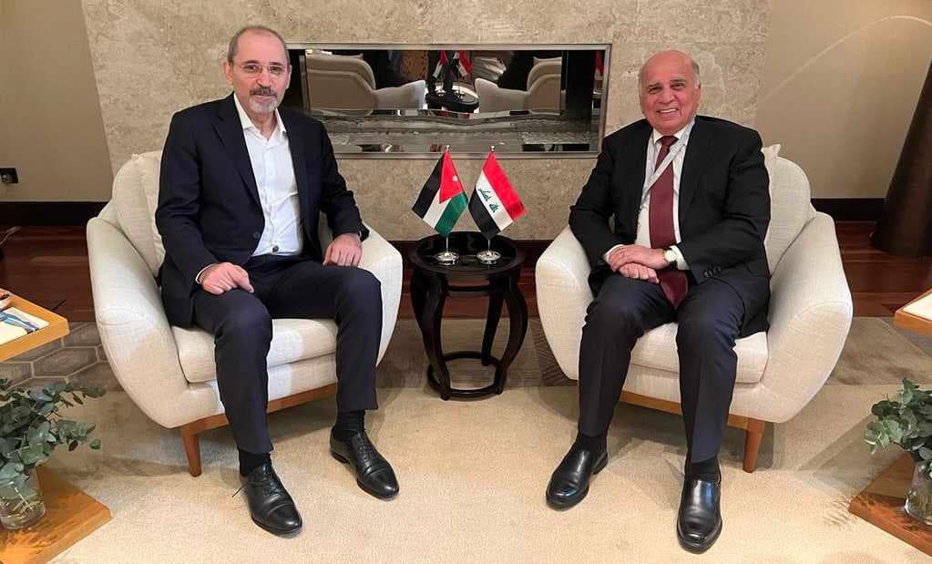 وزير الخارجية الأردني يوضح لنظيره العراقي حقيقة إساءة الجماهير في الملعب