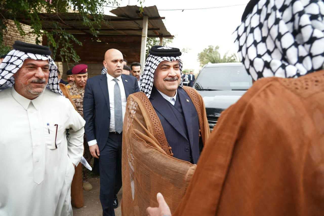 هذا ما قاله رئيس الوزراء بعد إرتداء الزي العربي