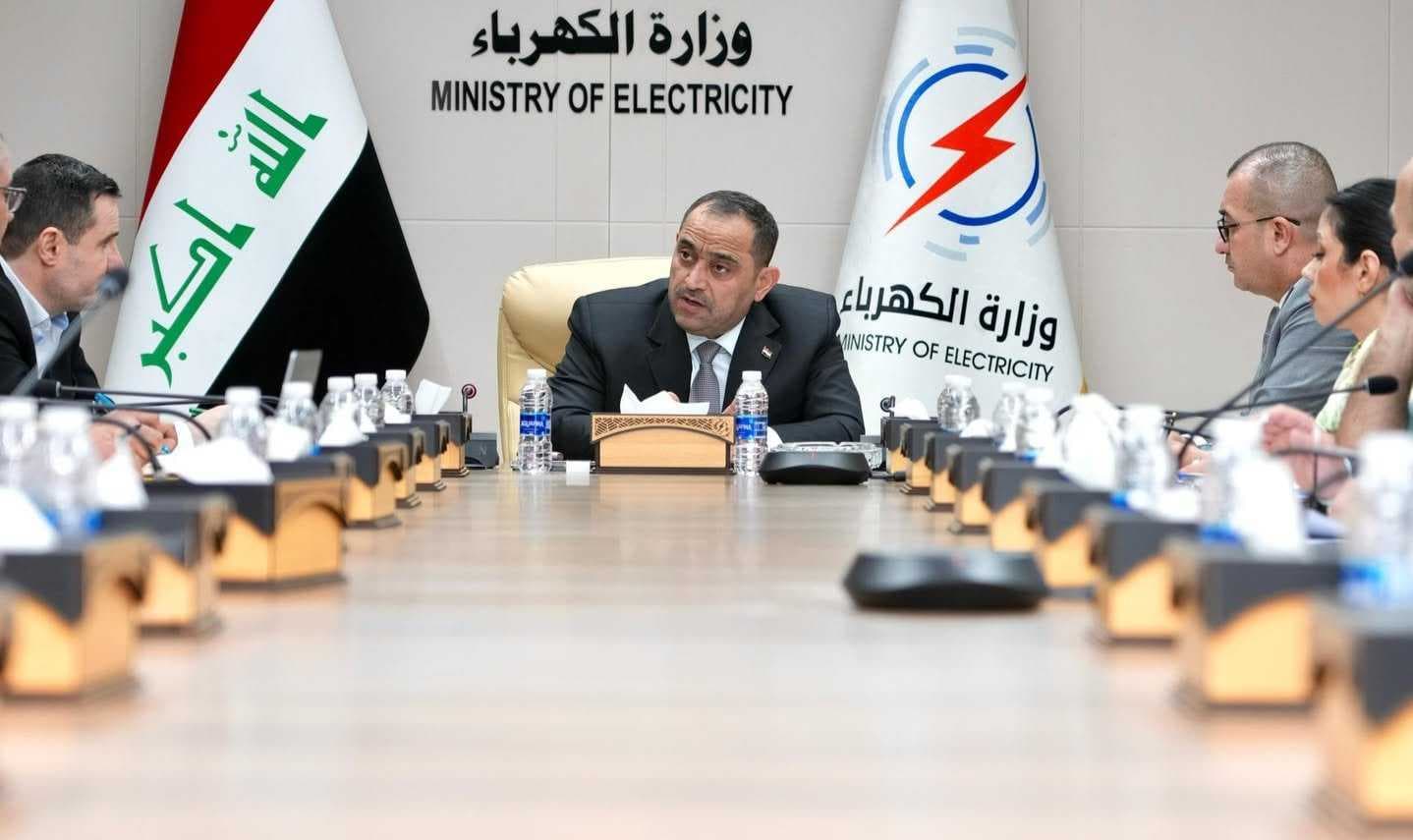 وزير الكهرباء يشكل لجنة عليا لتسريع مشروع التحول الذكي للشبكة الكهربائية