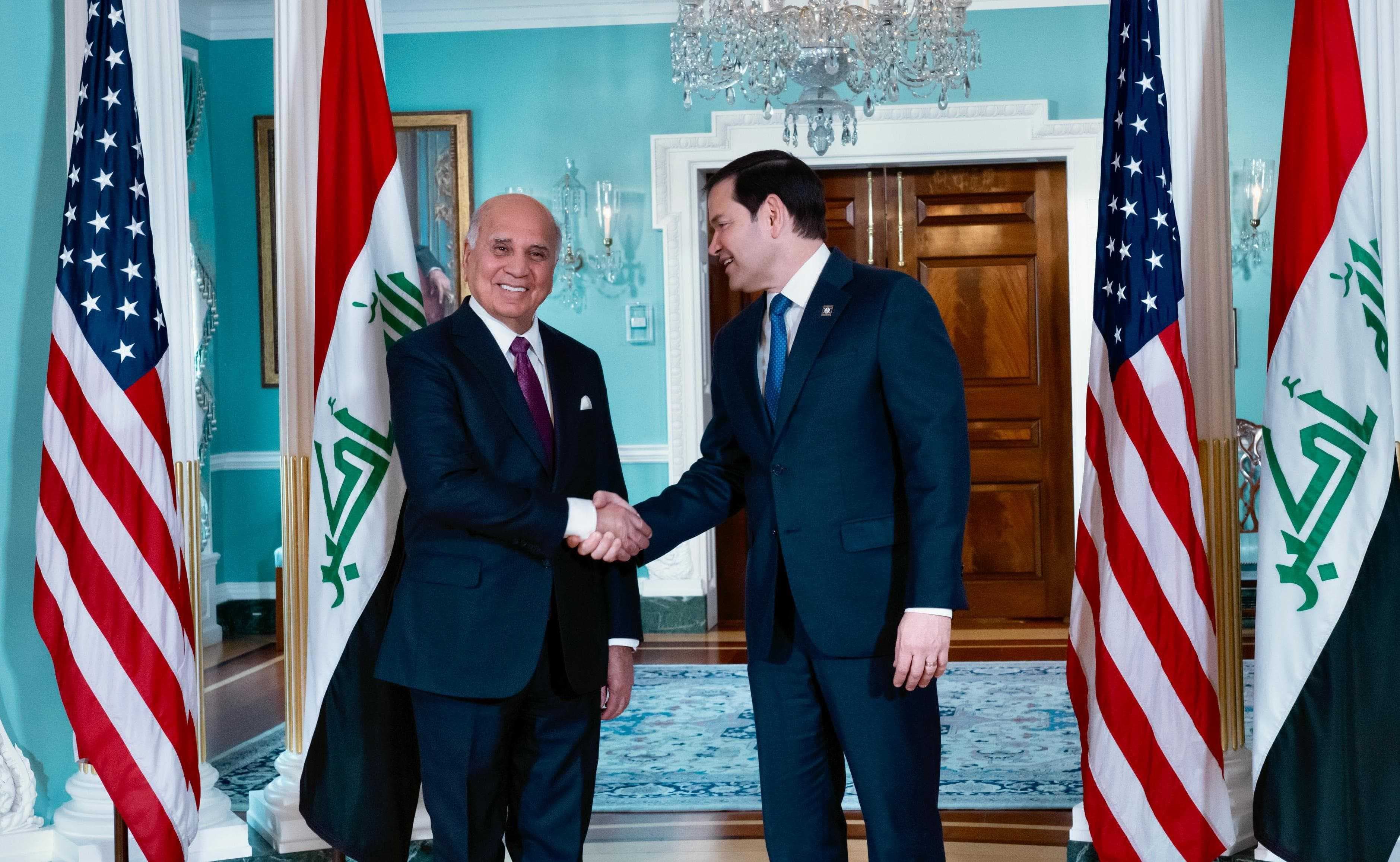 وزير الخارجية يؤكد لنظيره الأمريكي أهمية إعادة النظر في التحذيرات الأمنية المتعلقة بالسفر للعراق