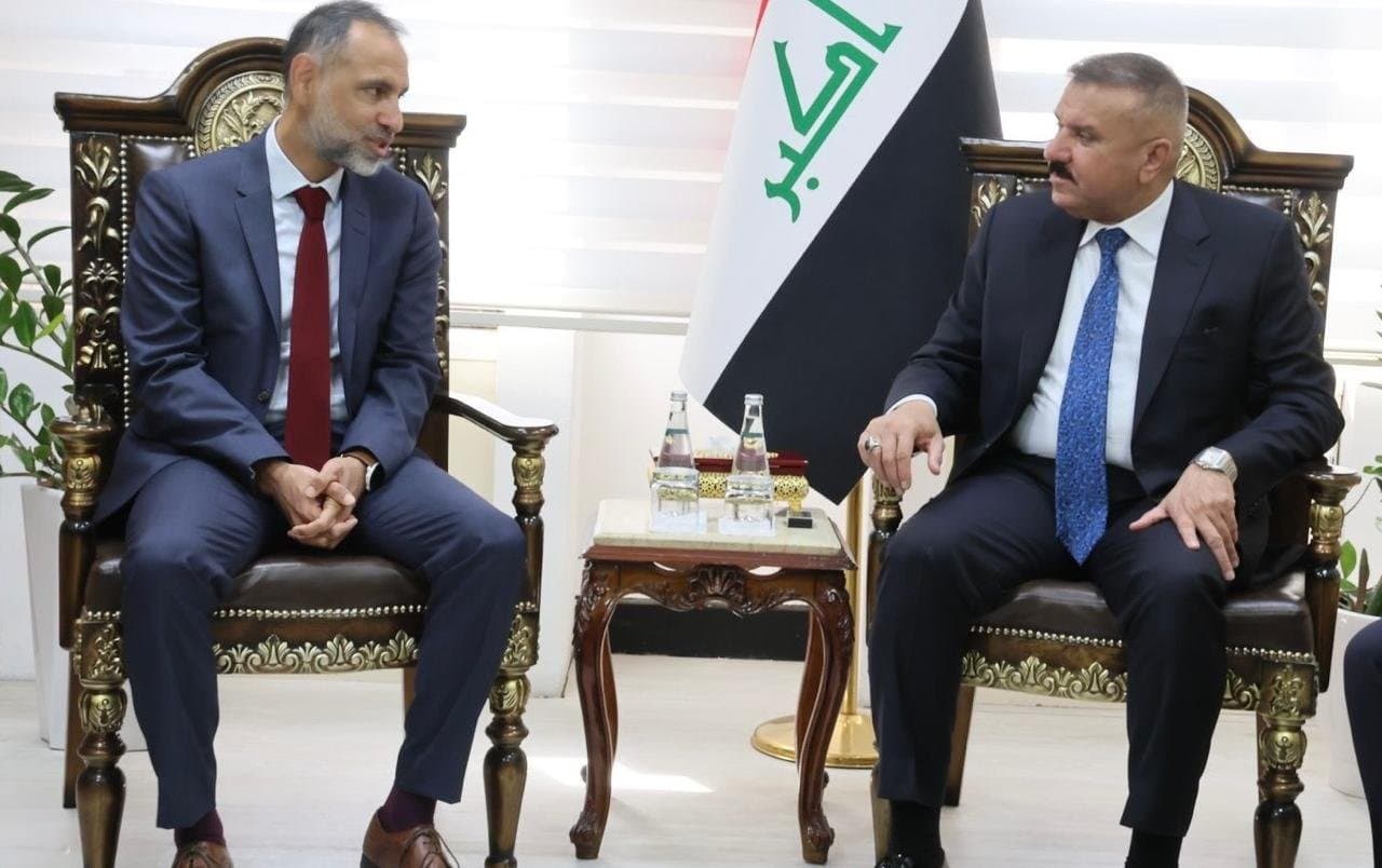وزير الداخلية يؤكد حرص الوزارة على توسيع آفاق التعاون مع الجانب البريطاني