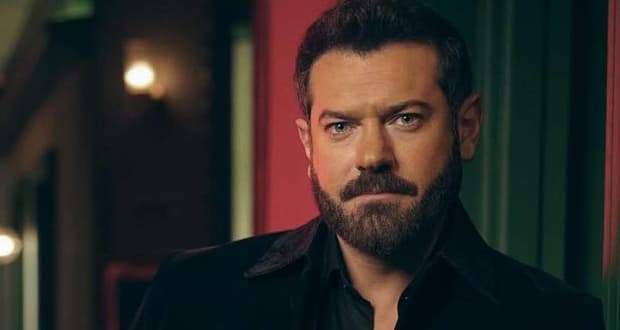 عمرو يوسف مهندس ديكور شهير في "السلم والثعبان 2"