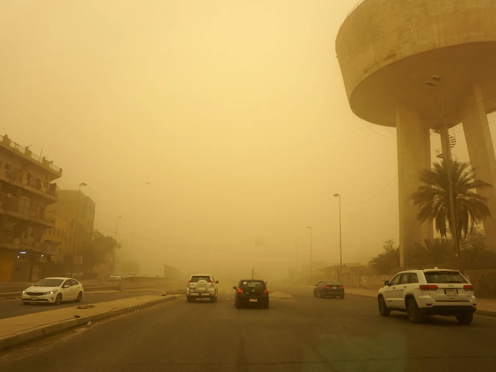 الانواء الجوية: غبار وامطار و انخفاض بدرجات الحرارة خلال الايام المقبلة