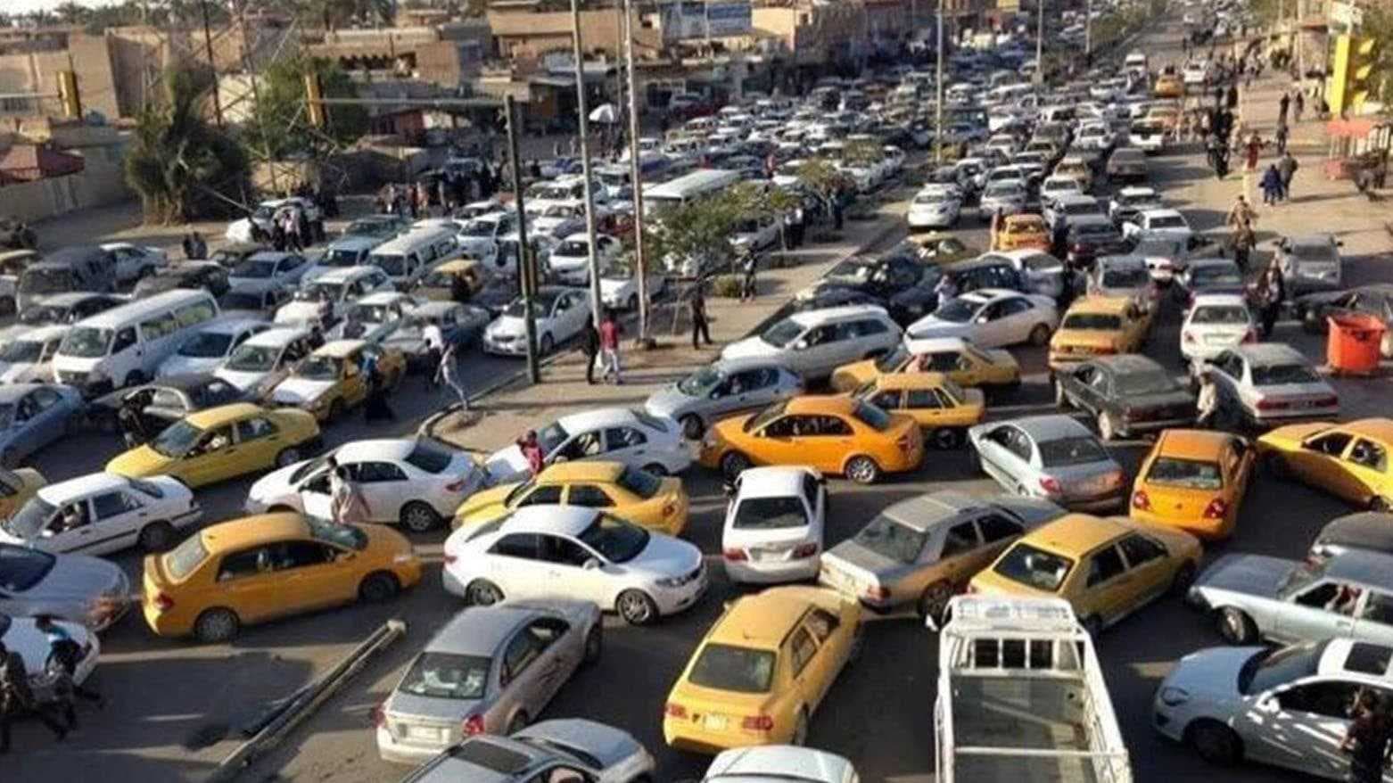 غلق جسر الطابقين في بغداد يتسبب بزحام خانق