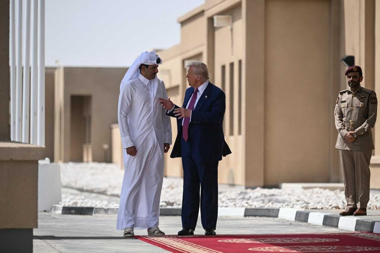 أمير قطر يودّع الرئيس الأميركي ترمب في ختام زيارته للدوحة