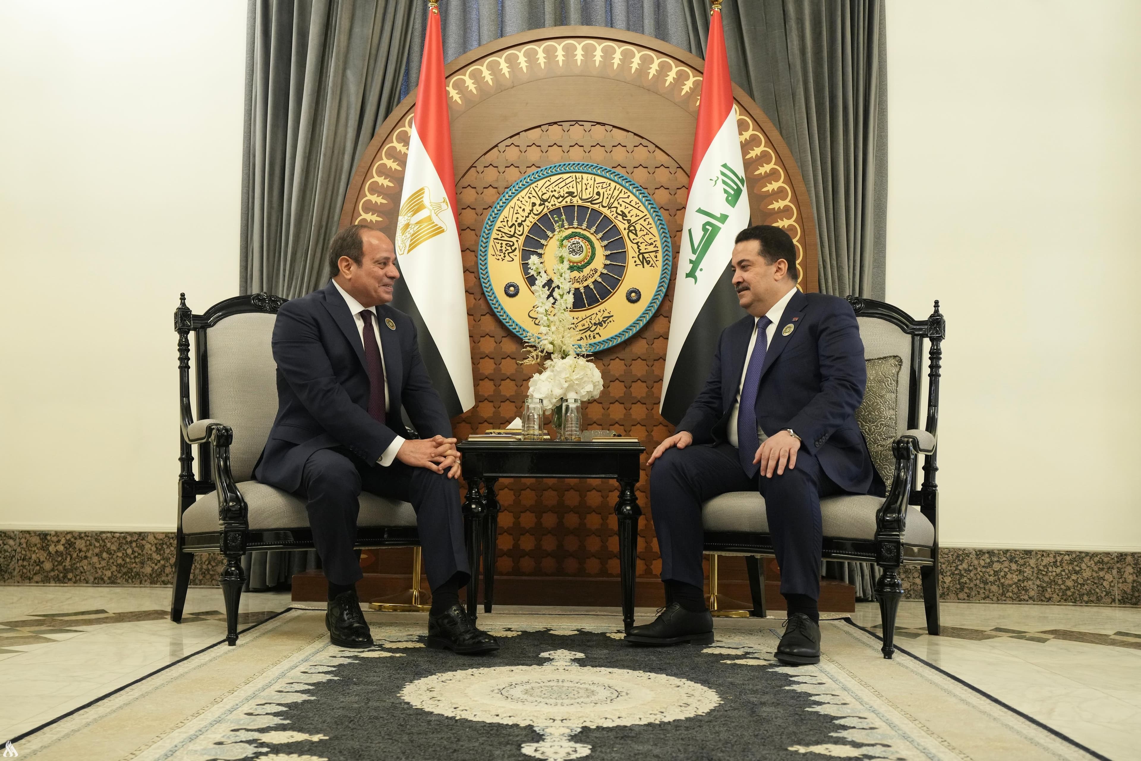 رئيس الوزراء يعقد لقاءً ثنائياً مع الرئيس المصري عبد الفتاح السيسي