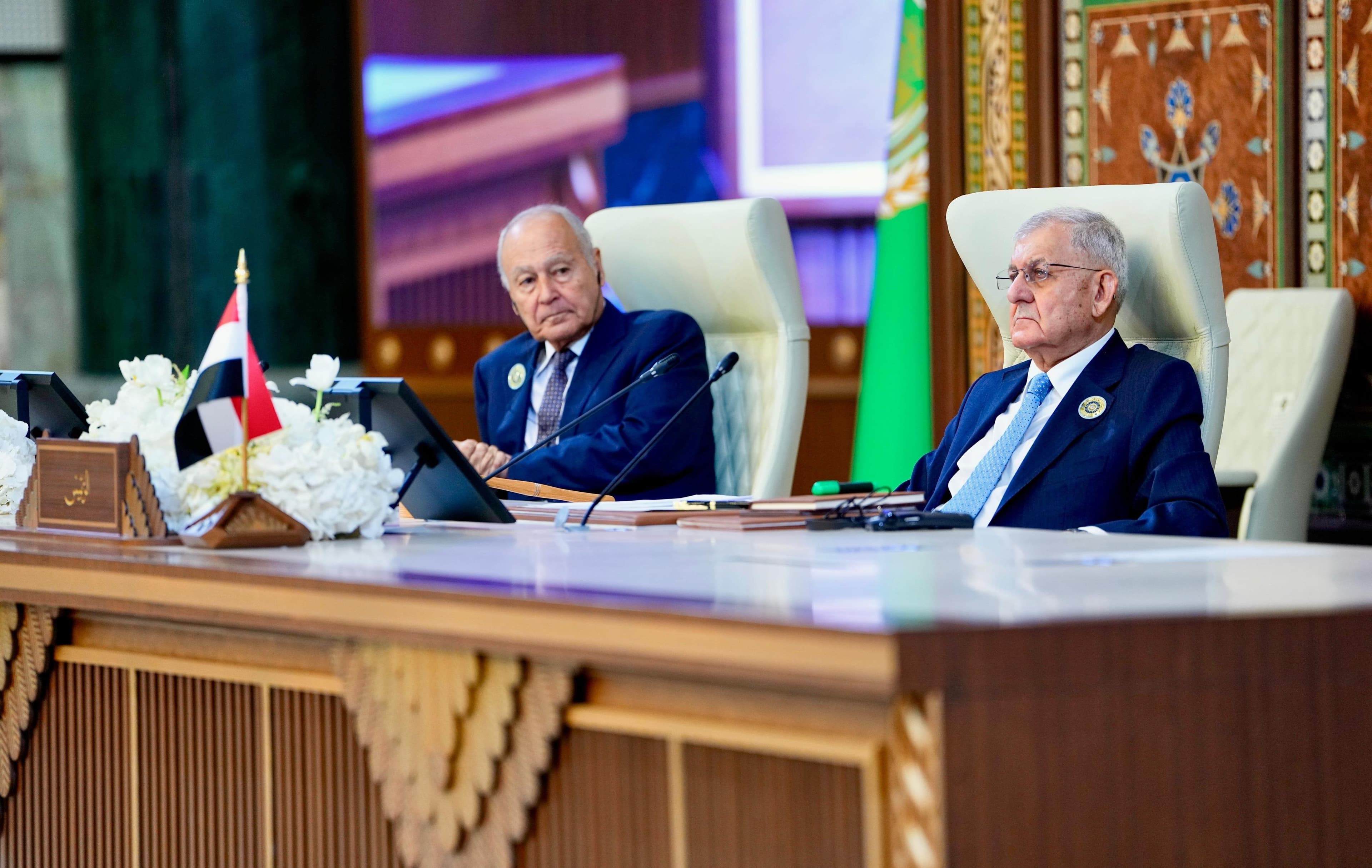 رئيس الجمهورية يعلن انتهاء أعمال الجلسة الافتتاحية وبدء جلسة العمل المغلقة للقمة العربية