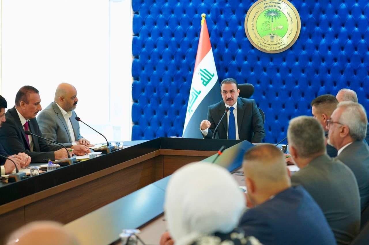 التربية تمنع تصوير الأسئلة داخل المراكز الامتحانية