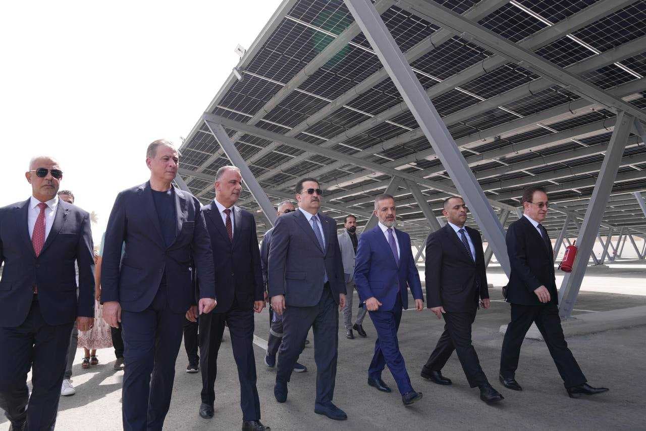رئيس الوزراء يفتتح محطة الطاقة الشمسية الخاصة بالقصر الحكومي بسعة 2 ميغاواط