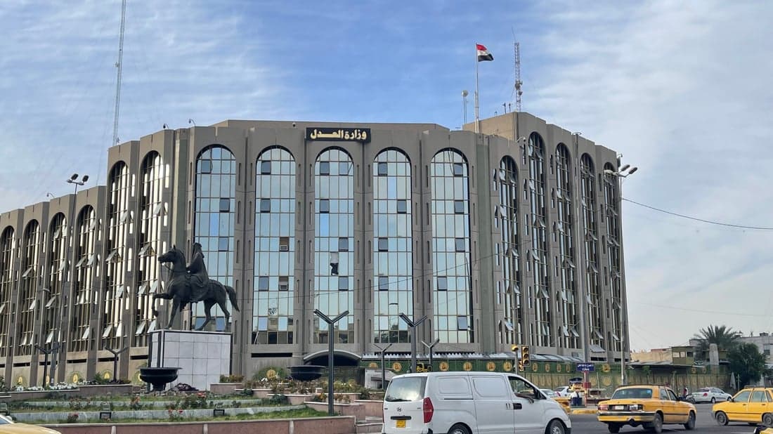 العدل: إطلاق سراح 3441 نزيلاً مشمولاً بقانون العفو العام