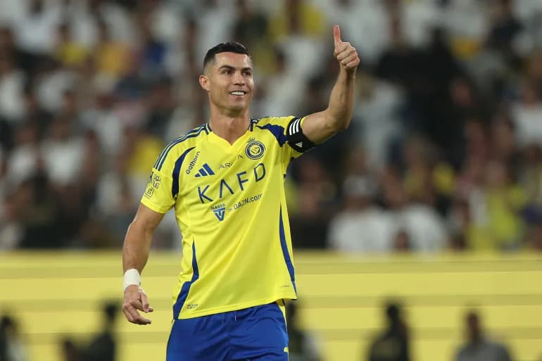 رئيس الفيفا: رونالدو قد يشارك في كأس العالم للأندية