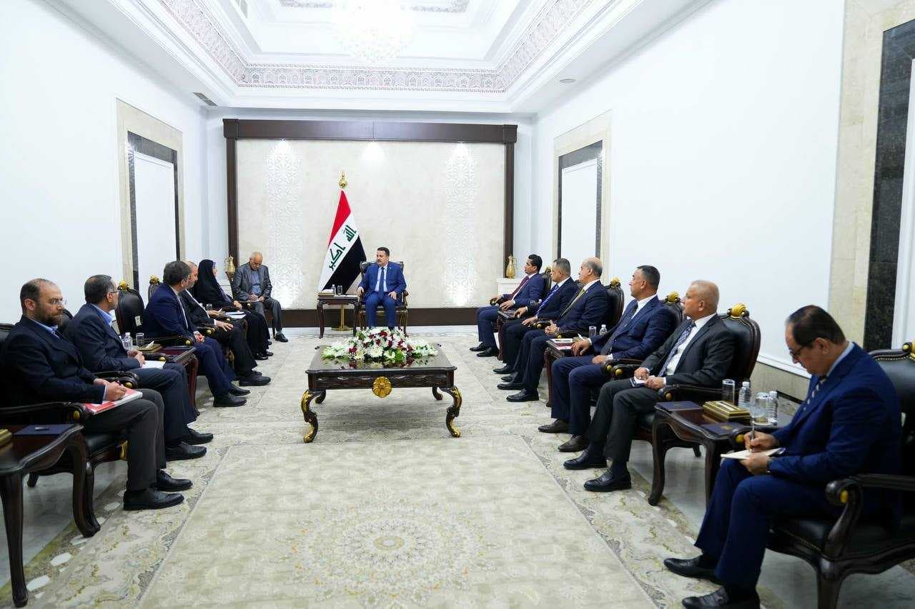 رئيس الوزراء يؤكد ضرورة إنجاح مشروع سكة حديد بصرة شلامجة