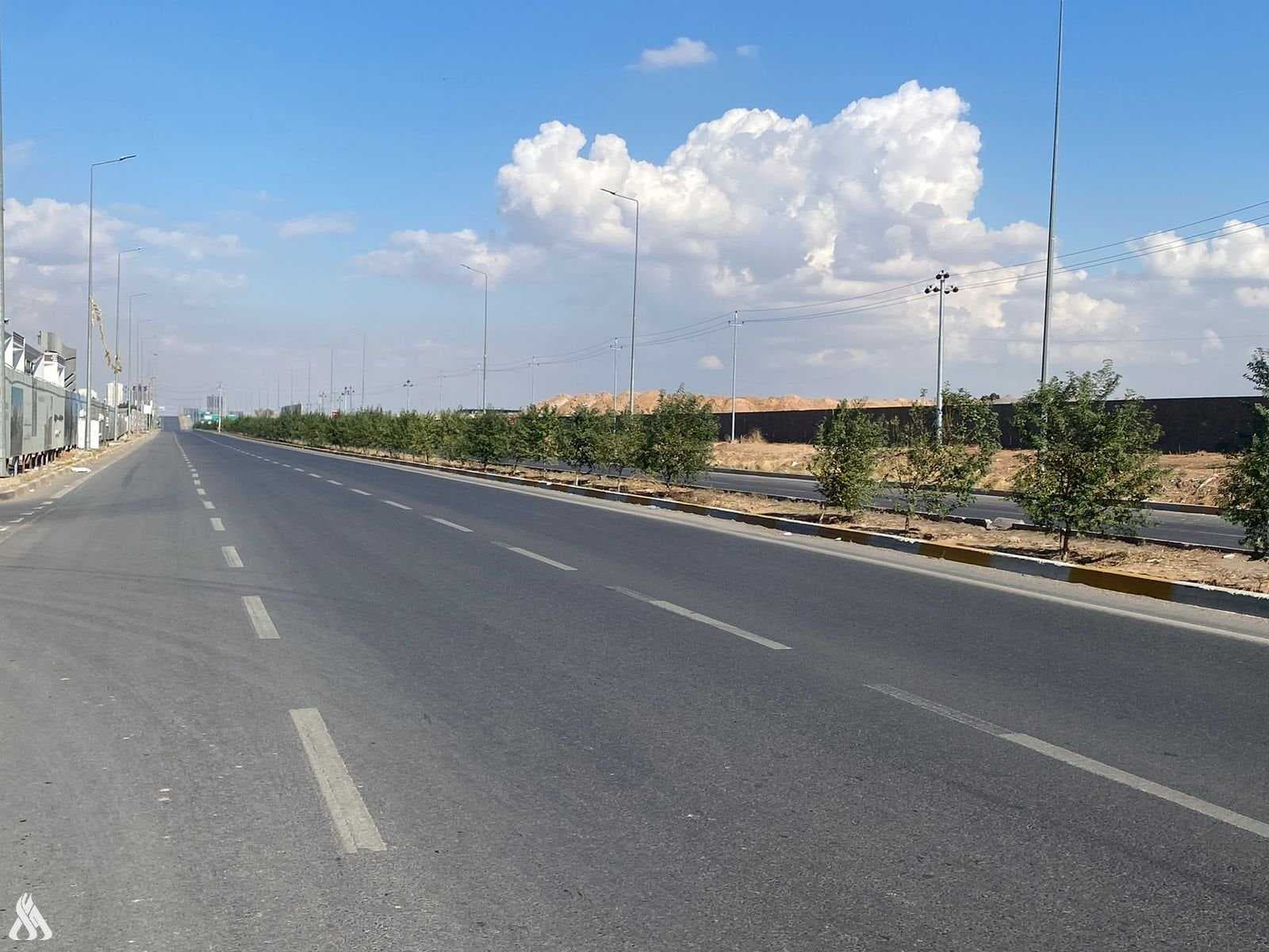 لمكافحة التصحر والعواصف الترابية..مشروع لتشجير الخط السريع بين 3 محافظات جنوبية
