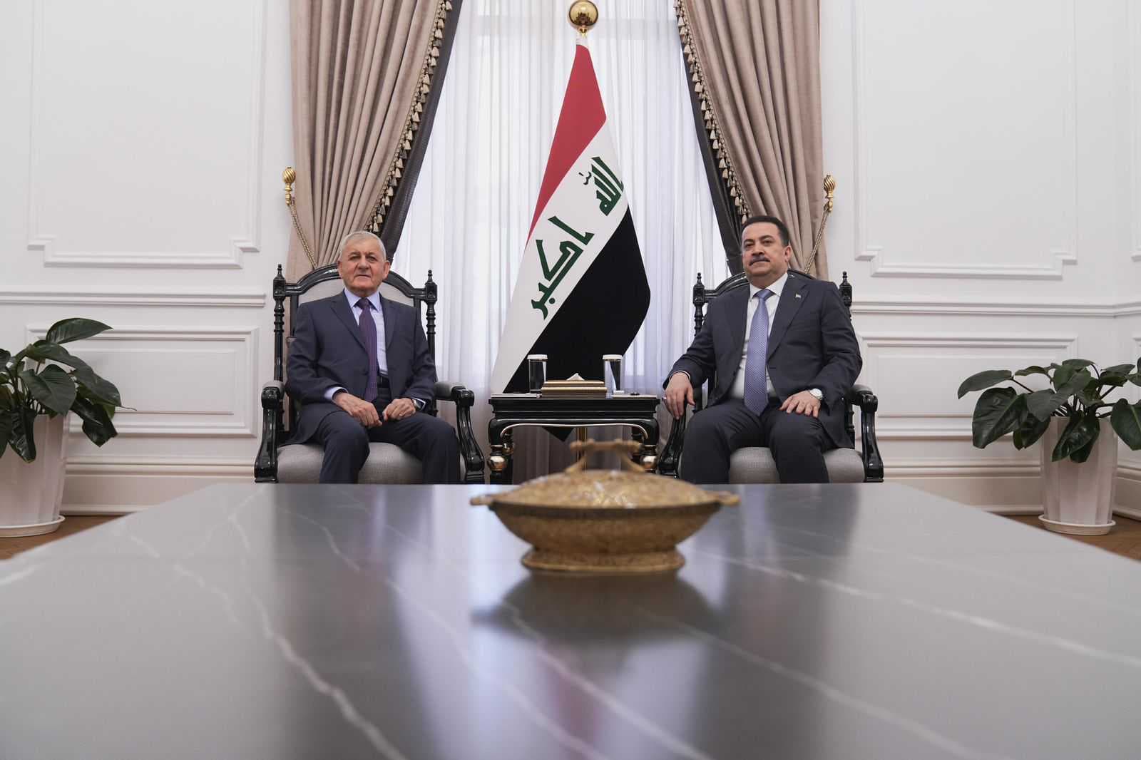 رئيسا الجمهورية والوزراء يؤكدان ضرورة إيجاد حلول جذرية للالتزامات المالية بين بغداد وأربيل