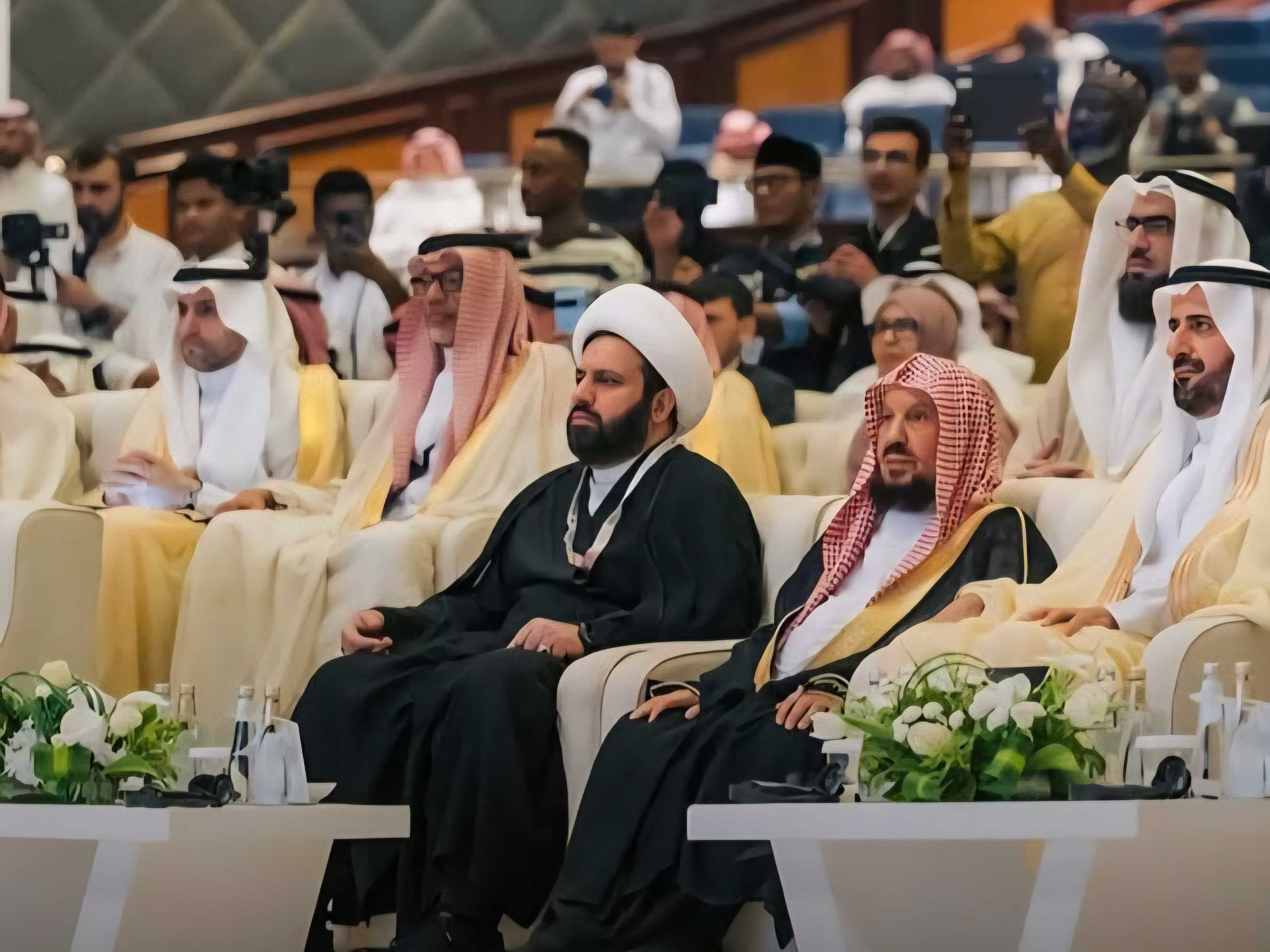 الشيخ المسعودي يشارك في ندوة الحج الكبرى ويبحث تسهيلات الحجاج مع وزير الحج السعودي