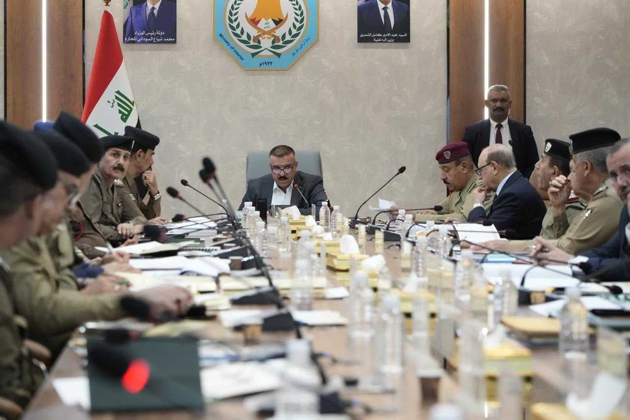 وزير الداخلية يوجه بتشكيل 16 لجنة لتطبيق نظام الأمن المناطقي في جميع المحافظات