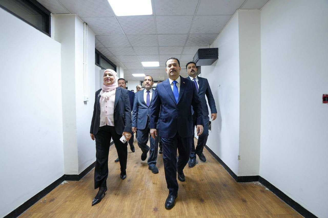 رئيس الوزراء يجري زيارة إلى الهيأة العامة للضرائب.