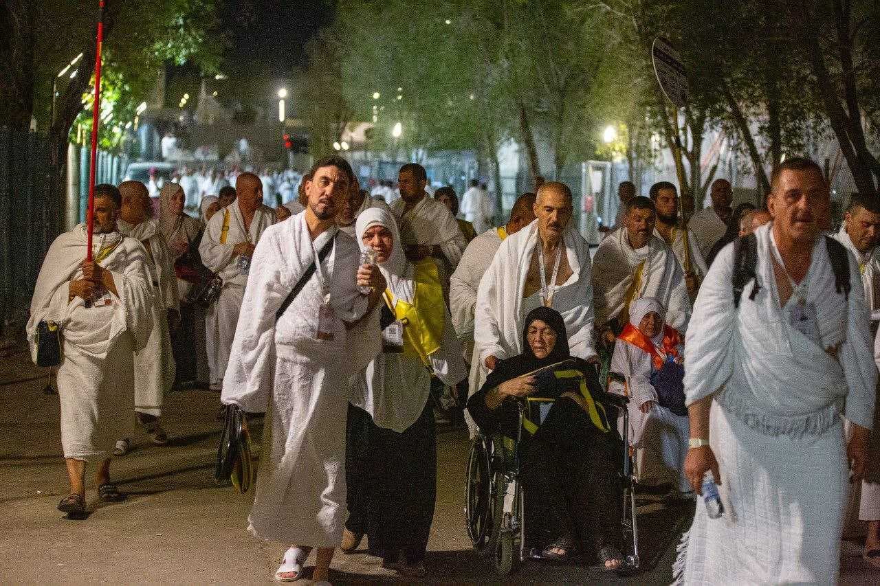 بالصور.. استمرار توافد الحجاج العراقيين الى صعيد عرفة