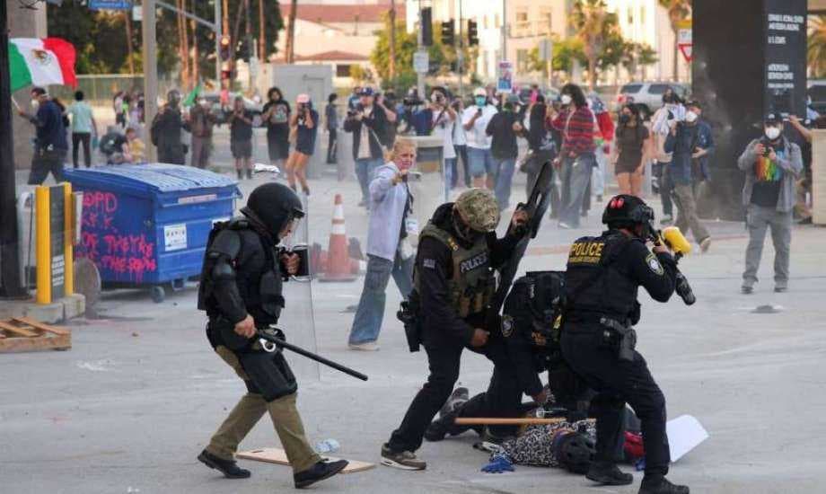 من شوارع لوس أنجلوس إلى سان فرانسيسكو .. “الشرارة” لا تهدأ والاعتقالات تتصاعد