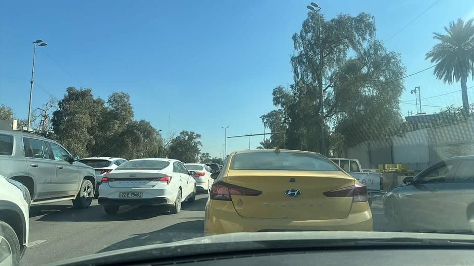 غلق الجسر المعلق في بغداد والمرور فقط لأصحاب الباجات الرسمية